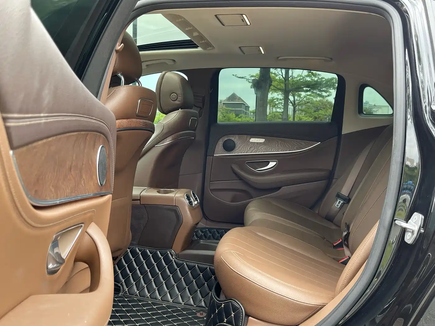 Mercedes-Benz E-Class 2018 E 200 L фото 15