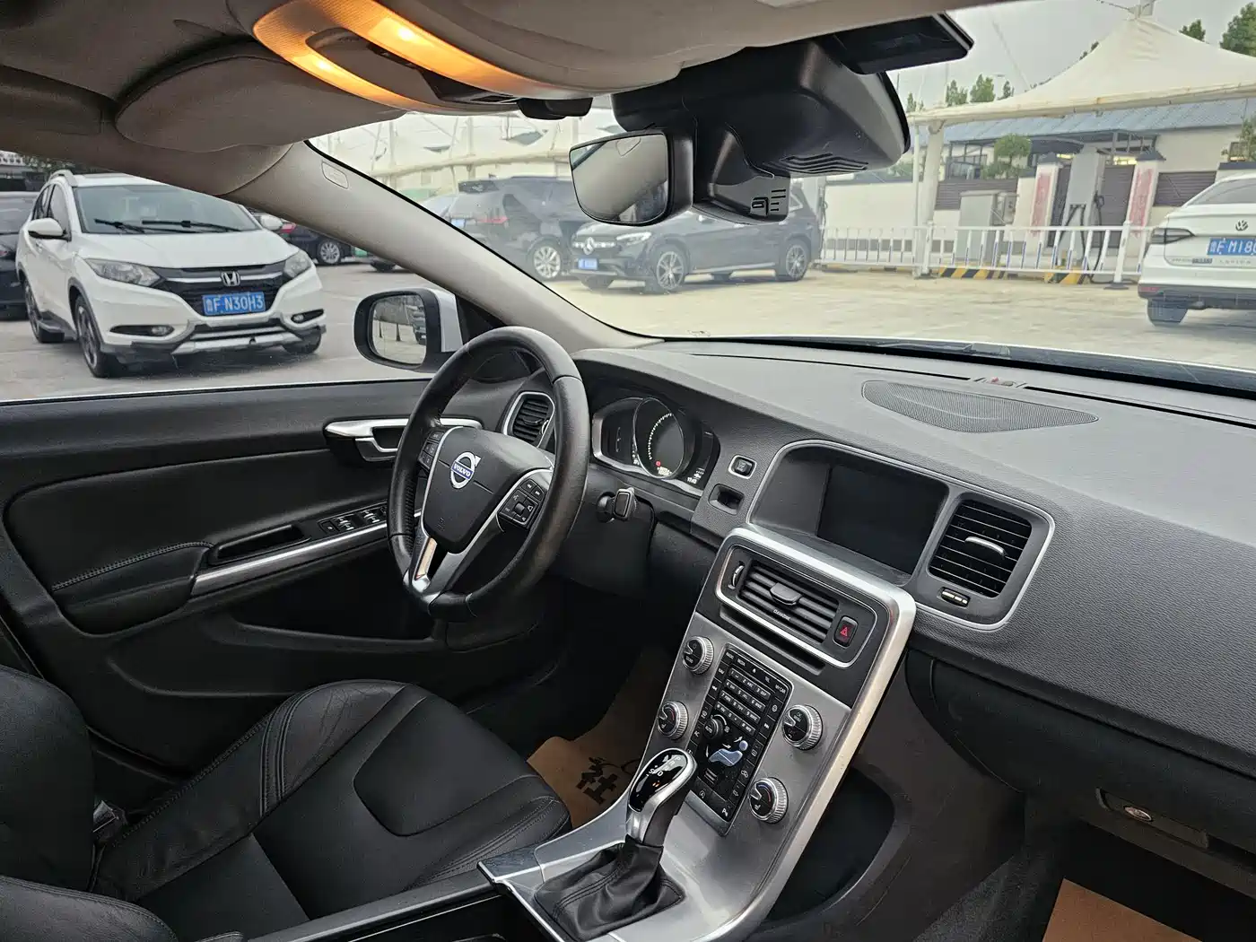 Фото 11 - Volvo S60
