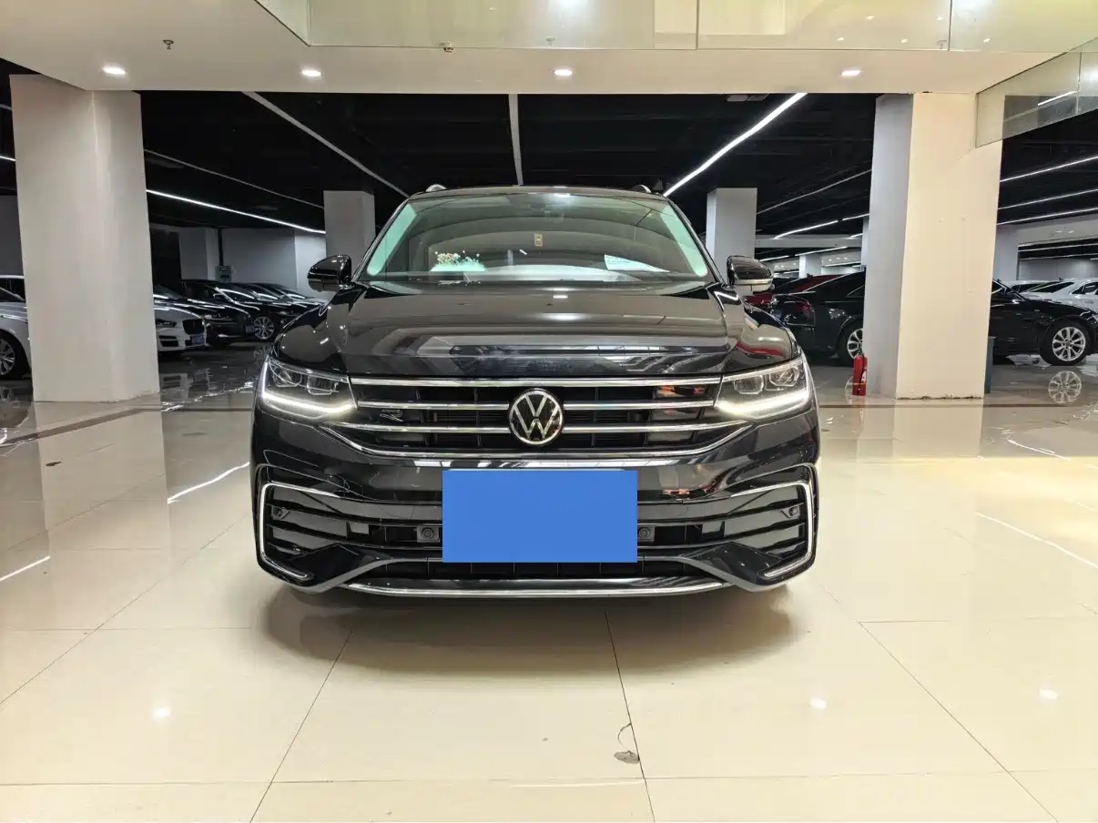 Фото 1 - Volkswagen Tiguan L