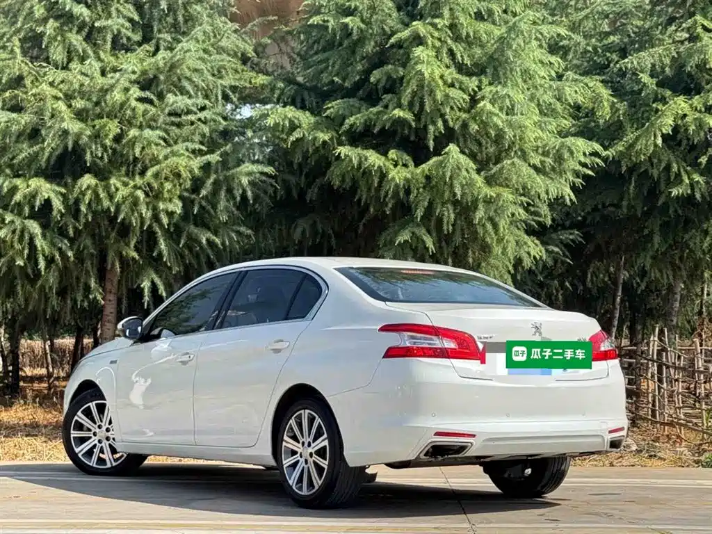 Peugeot 408 2016 1.6T Automatic Luxury Edition фото 5