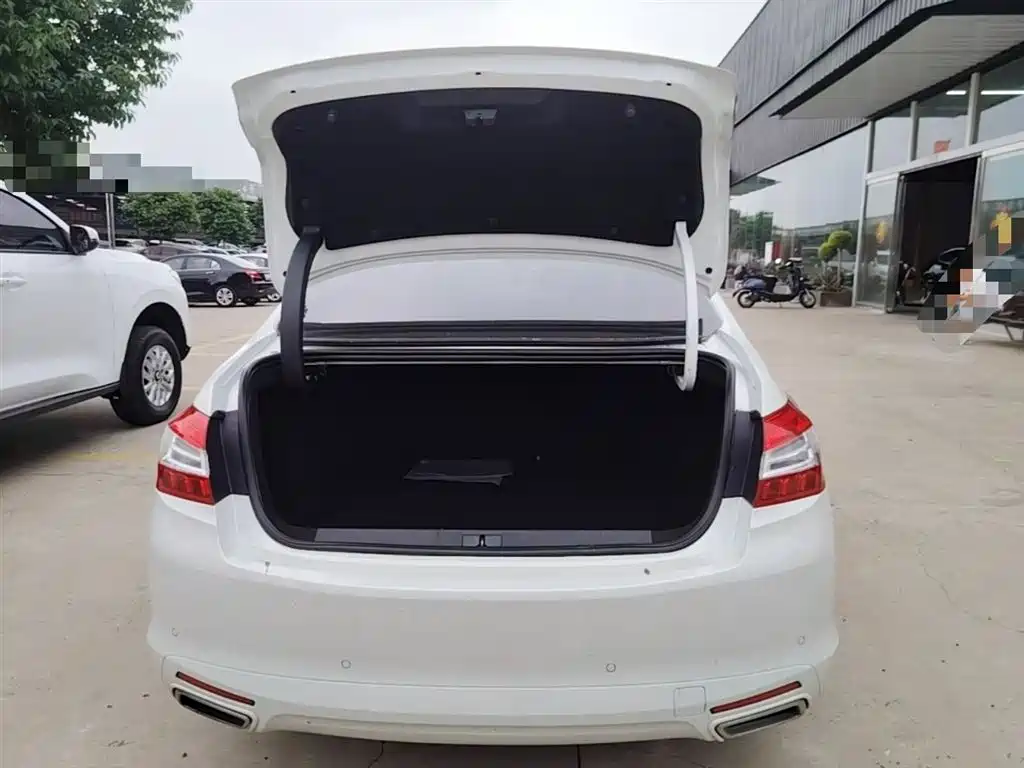 Peugeot 408 2016 1.6T Automatic Luxury Edition фото 19