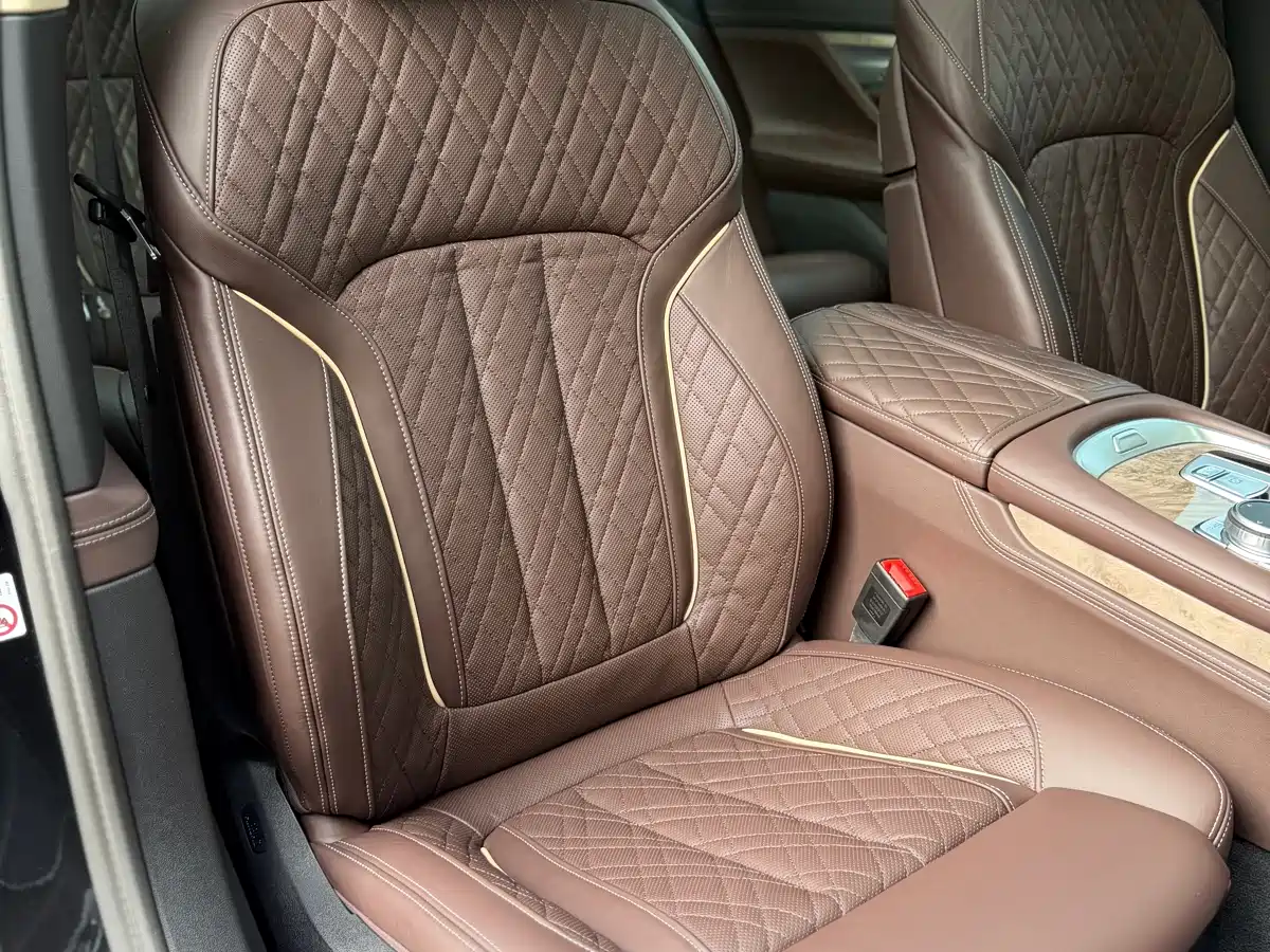 BMW 7 Series 2021 Model 740Li Leading Luxury Package фото 21