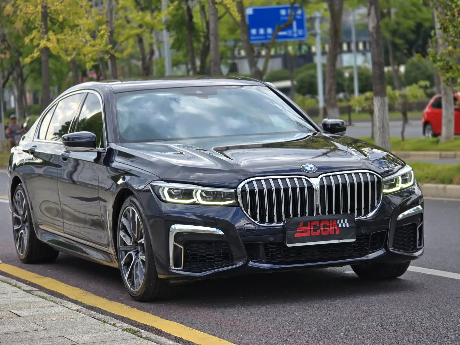 Photo 3 - BMW 7 Series