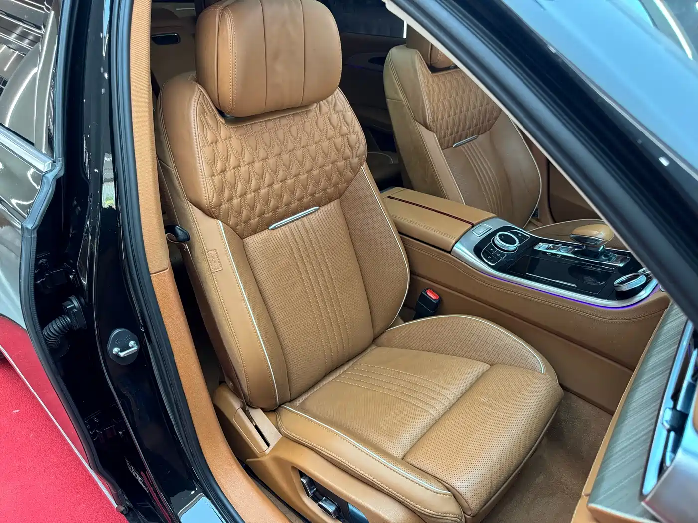 Hongqi H9 2020 2.0T Smart Connection Qi Chang Edition фото 40