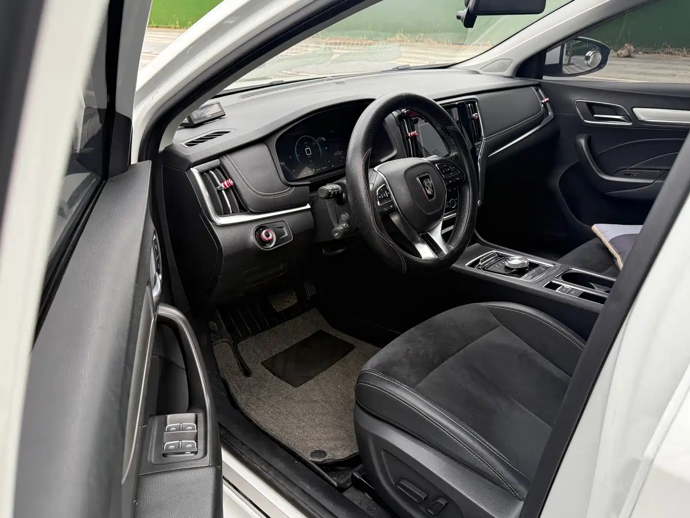 Roewe i6 New Energy 2017 2017 45T Hybrid Connected Smart Premium Edition