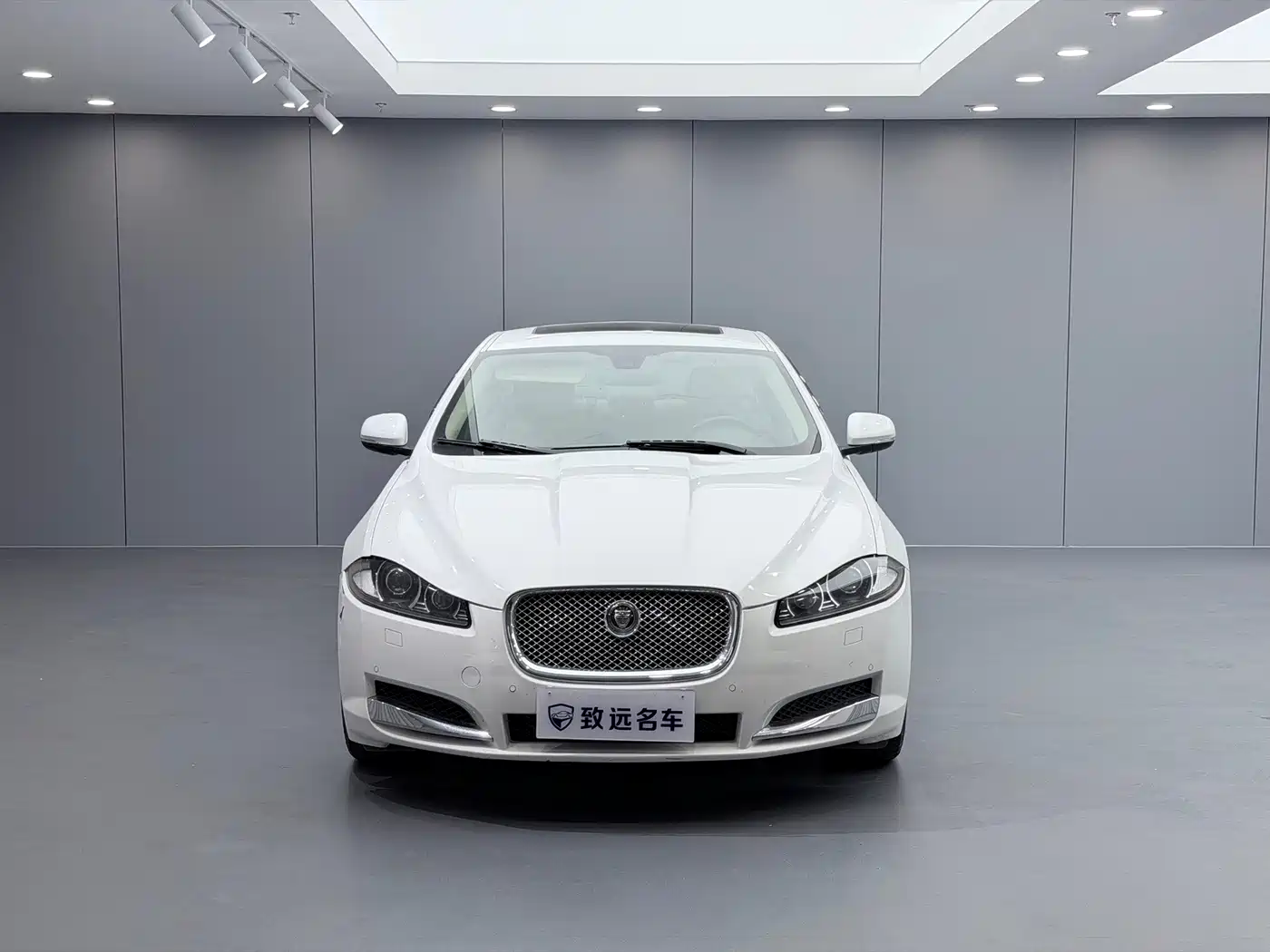 Jaguar XF 2013 2013 XF 2.0T Luxury Edition