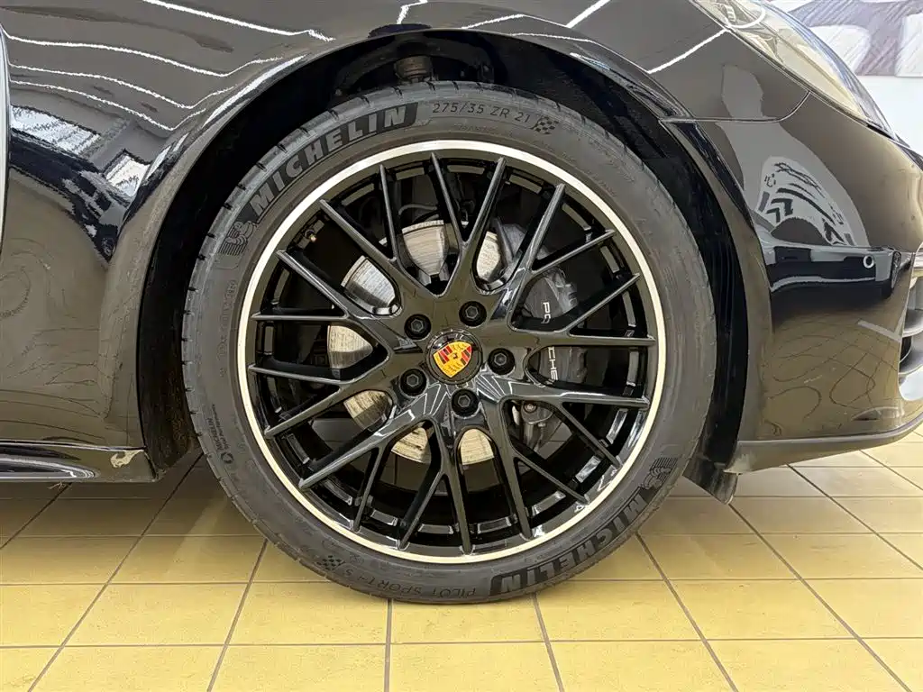 PORSCHE PANAMERA
