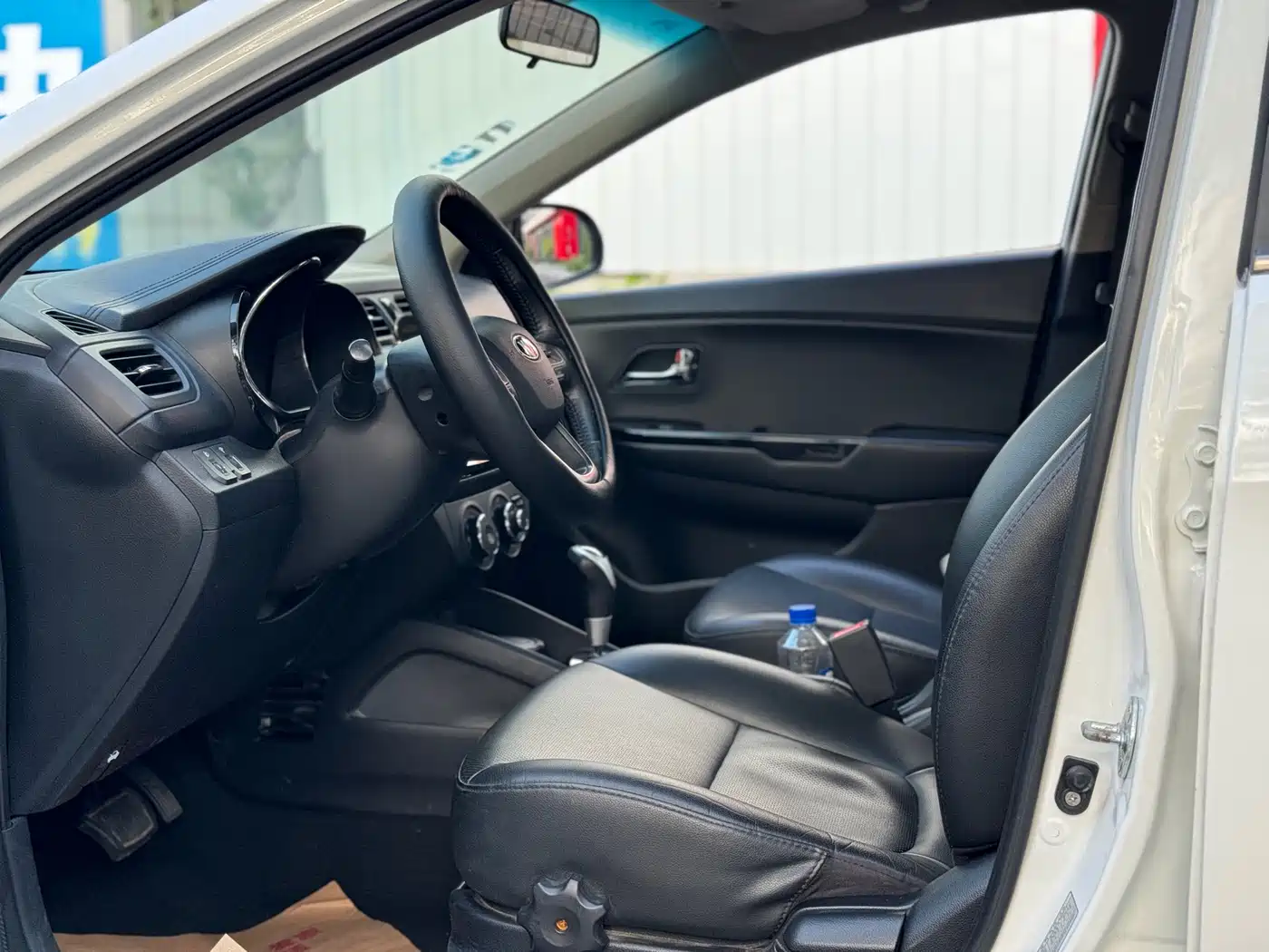 Kia K2 2013 2012 Sedan 1.6L AT Premium ECO Commemorative Edition