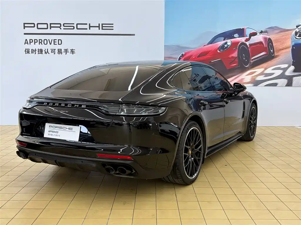 PORSCHE PANAMERA