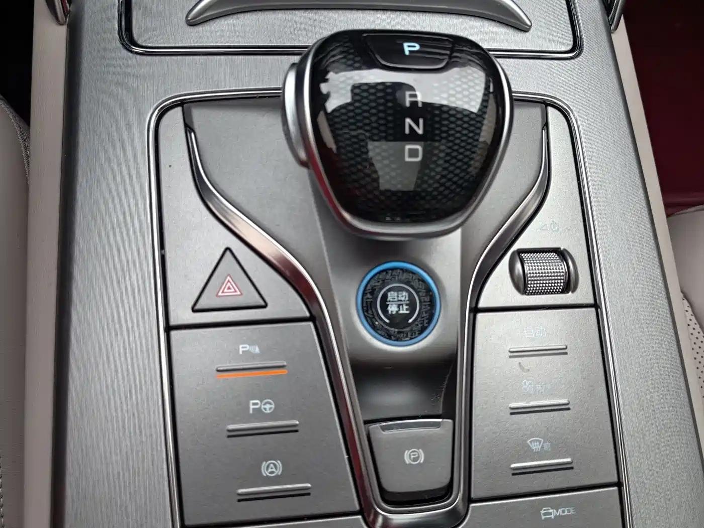 BYD Tang New Energy 2025 Smart Driving Edition DM-i 115KM Honor фото 14