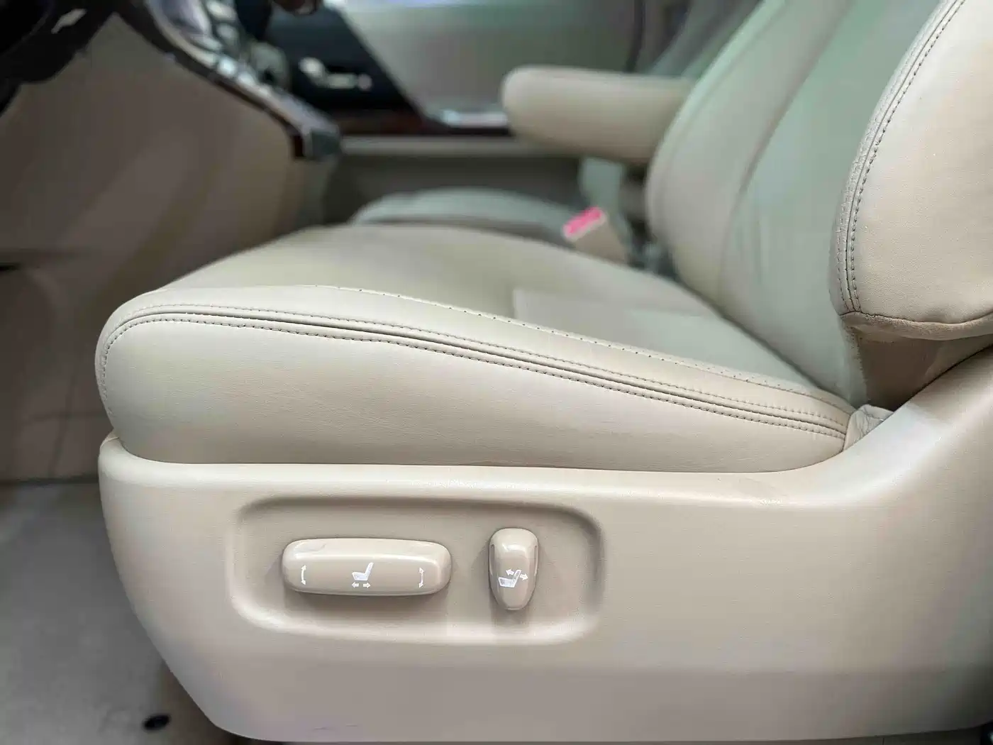 Toyota Alphard 2011 Model 2.4L Luxury фото 7