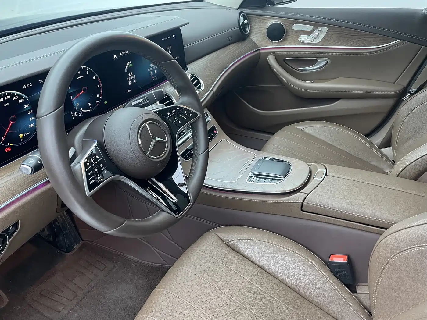 Mercedes-Benz E-Class 2023 E 300 L Fashion фото 8