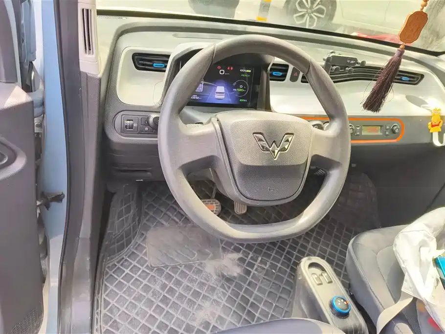 WULING AUTOMOBILE HONGGUANG MINIEV