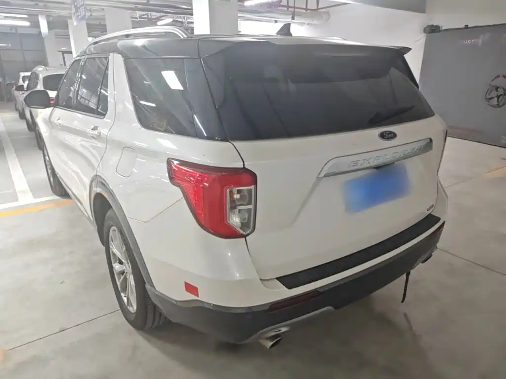 Фото 5 - Ford Explorer