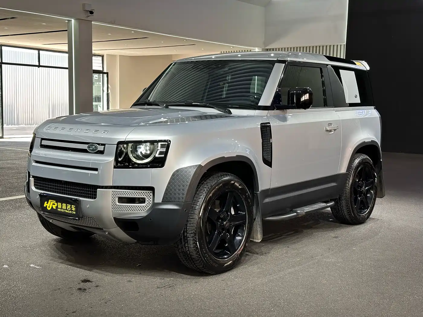 Land Rover Defender 2023 Model 90 3.0T P400 XS фото 4