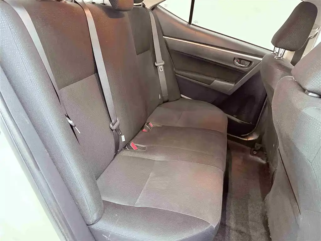 Toyota Corolla 2017 Facelift Hybrid 1.8L E-CVT Leading Edition фото 30