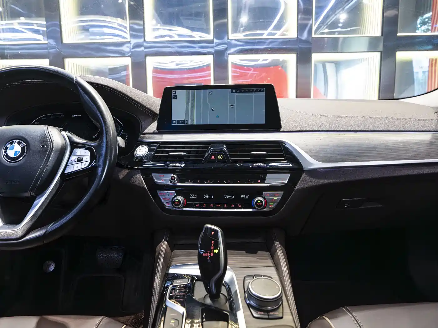 BMW 5 Series New Energy 2020 530Le Luxury Package фото 14