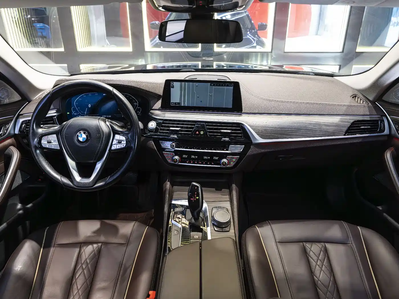 BMW 5 Series New Energy 2020 530Le Luxury Package фото 20