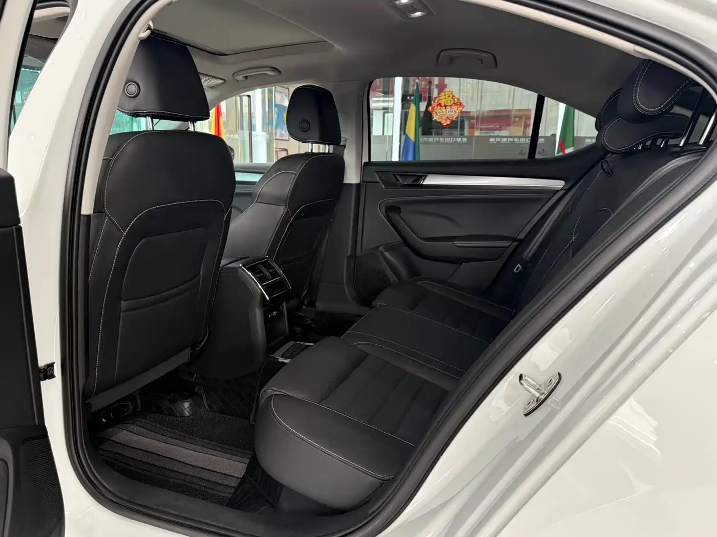 Škoda Superb 2023 Facelift TSI280 DSG Premium Edition фото 8