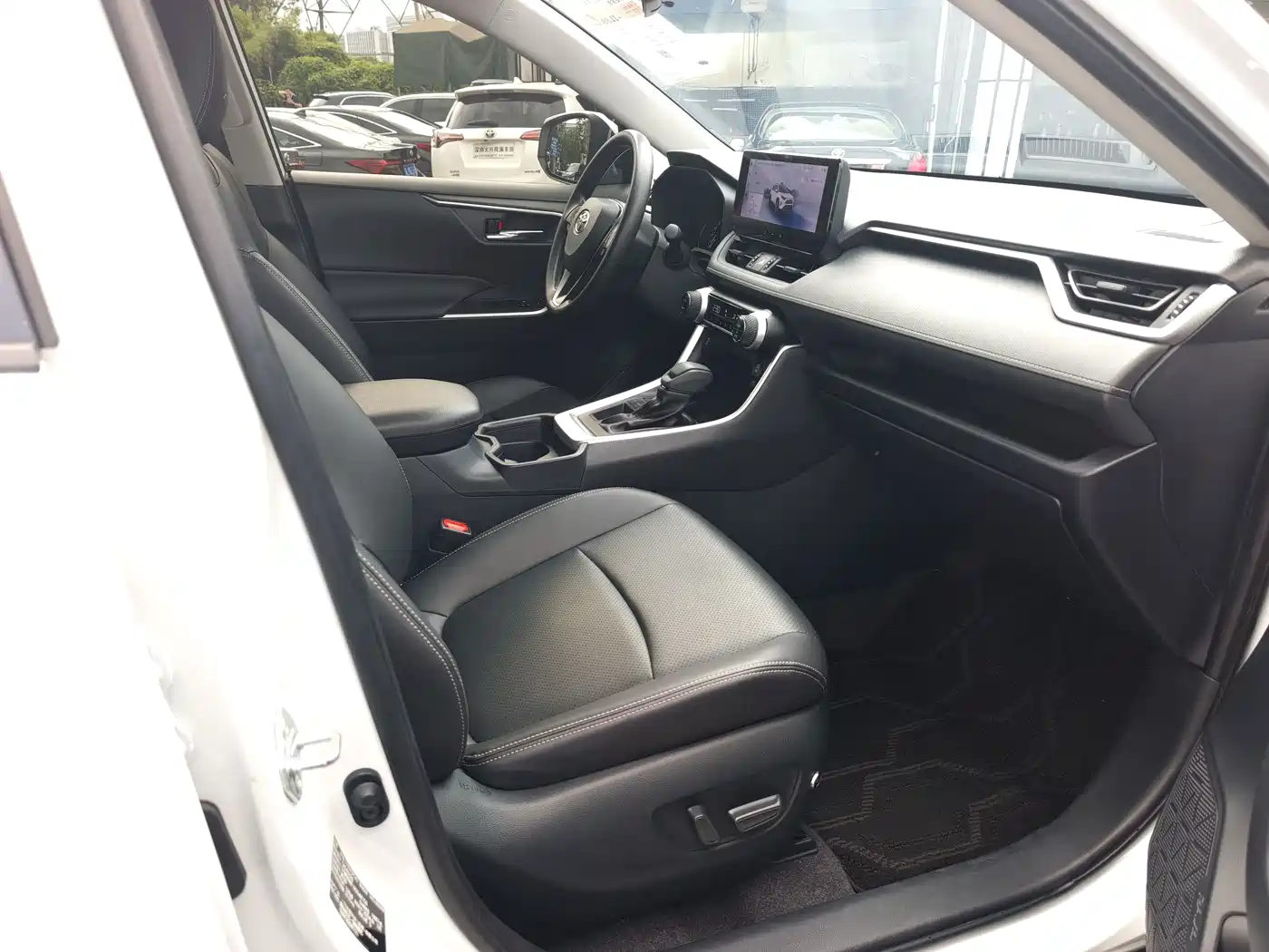 Toyota RAV4 Rongfang 2024 2.0L CVT FWD Style Edition фото 14