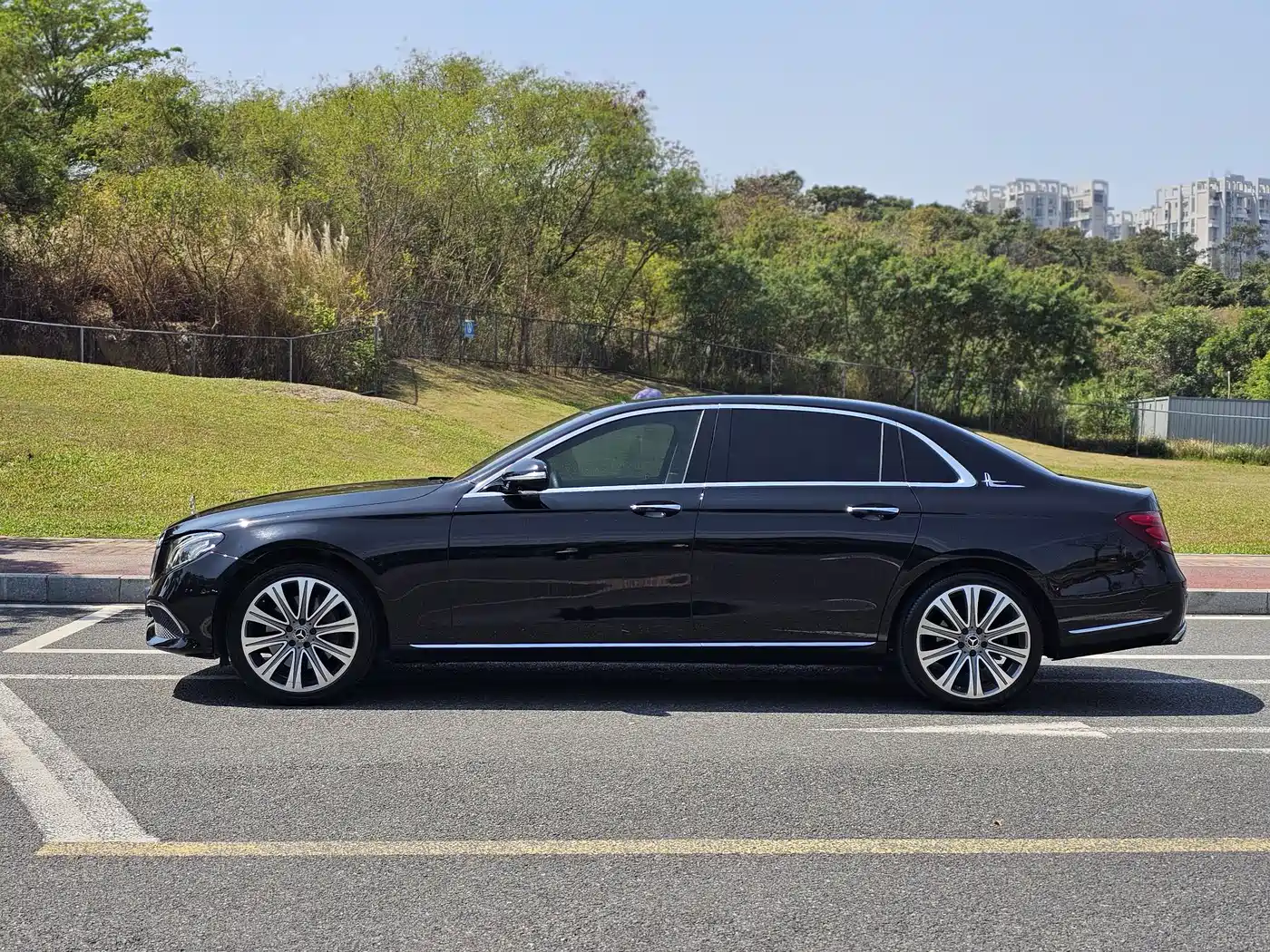 Mercedes-Benz E-Class 2017 E 300 L Luxury фото 7