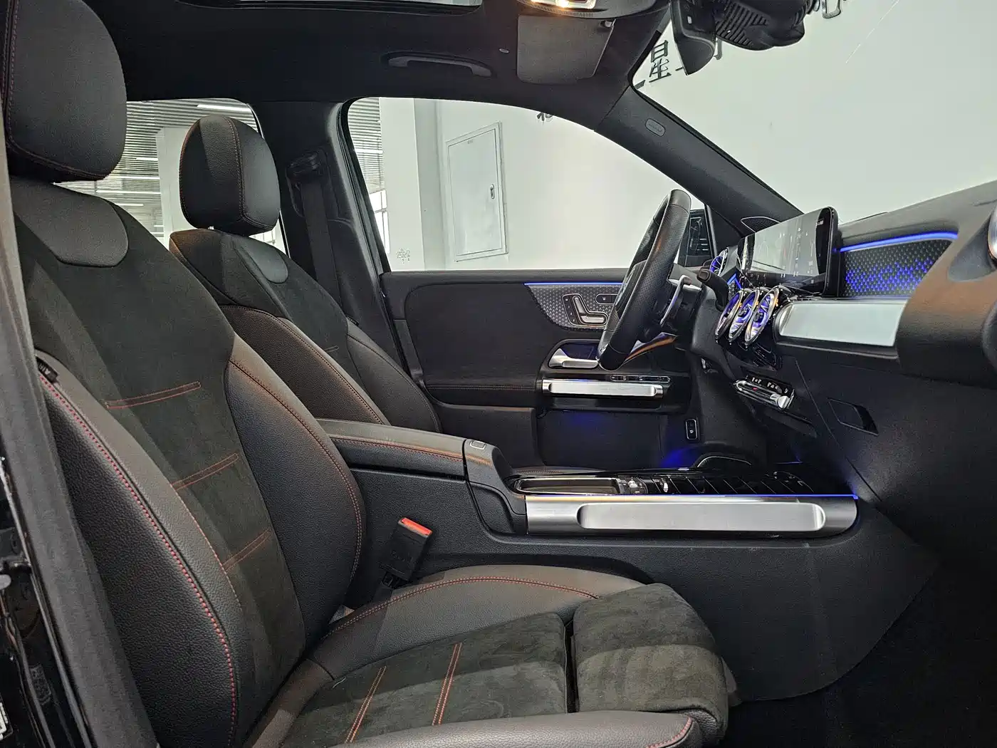 Mercedes-Benz GLB, миниатюра 13