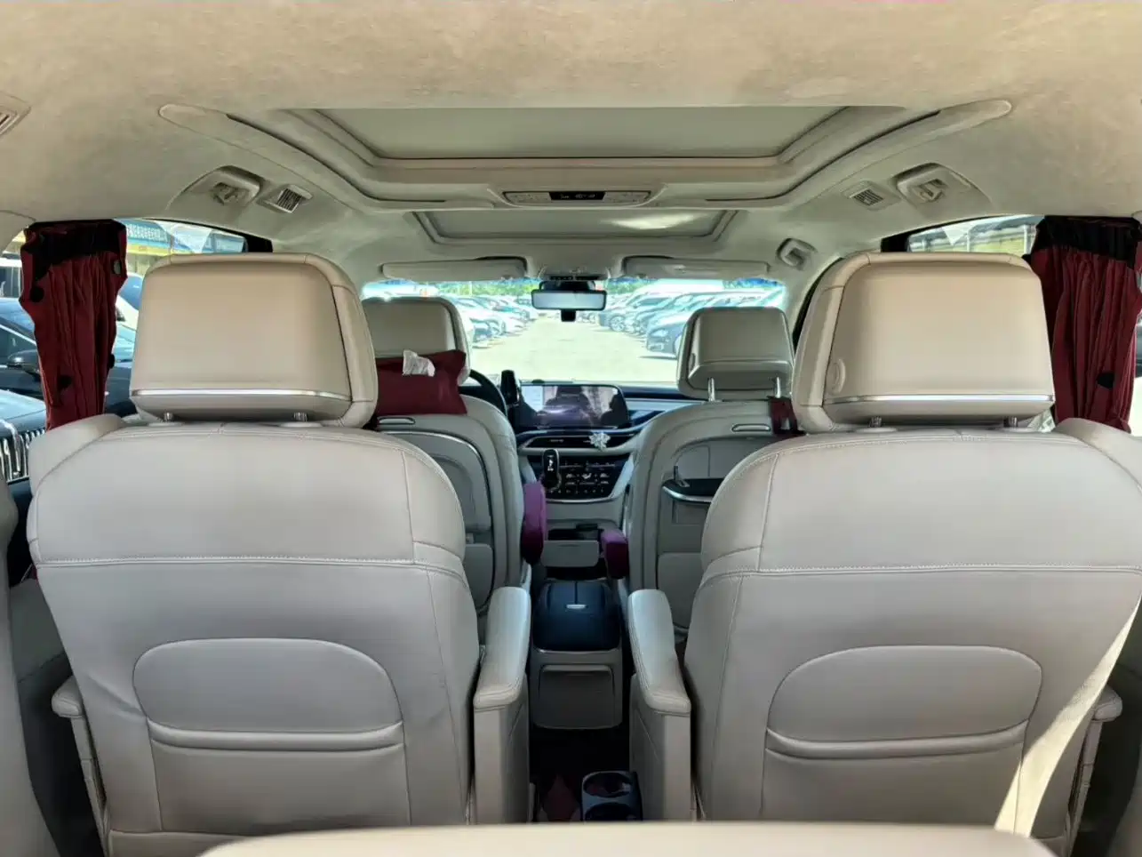Photo 14 - Buick GL8