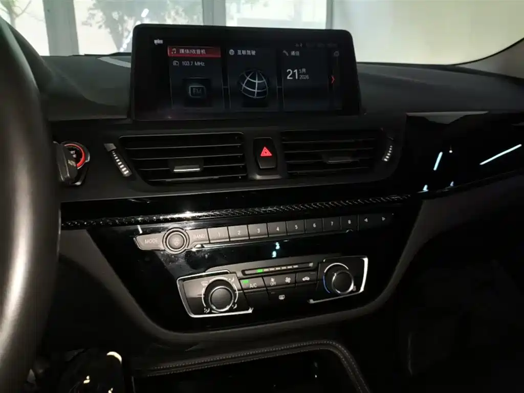 BMW 1 Series 2020 Model 125i Leading M Sport Package фото 13