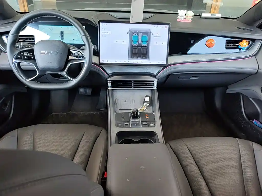 BYD Seal 2024 2024 Glory Edition DM-i 1.5L 121km Luxury