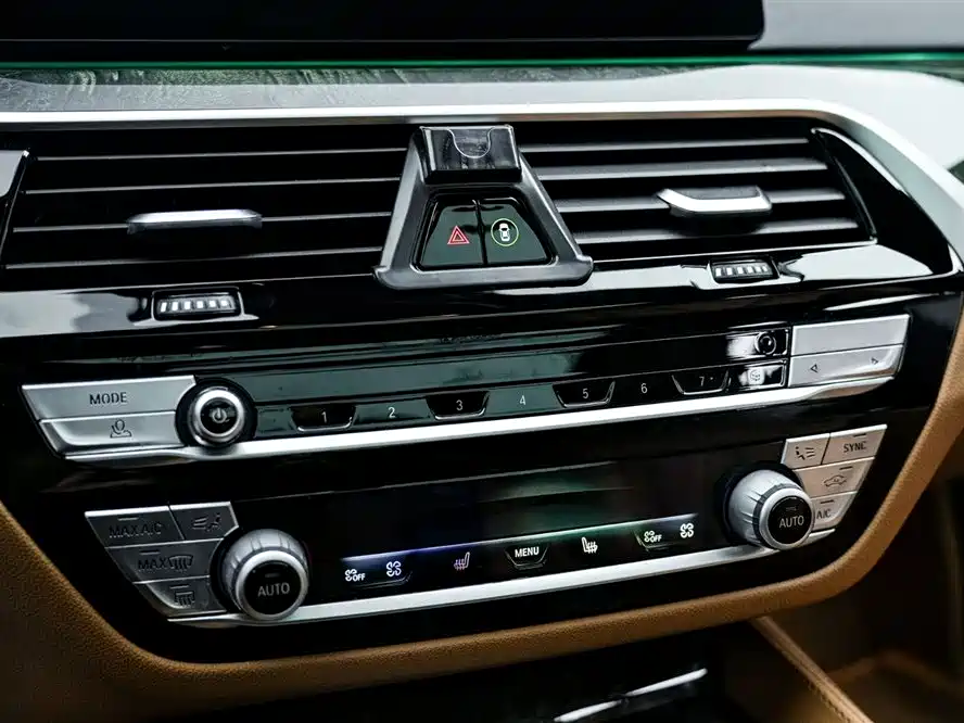 BMW 6 Series GT 2020 630i M Sport Package фото 16