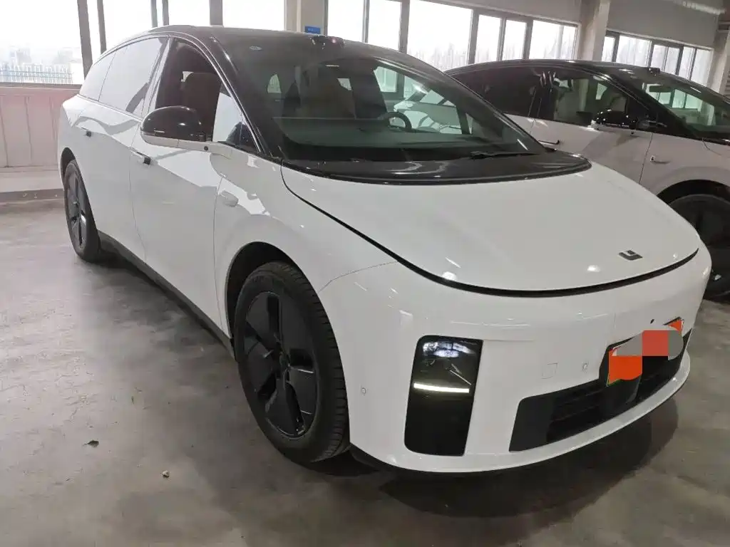 Li Auto i6 2026 2025 2WD Base Model