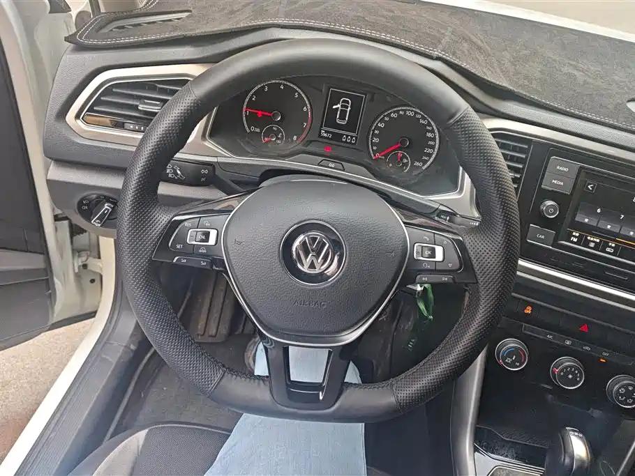 Volkswagen T-ROC 2019 230TSI DSG 2WD Progressive Version China VI фото 15