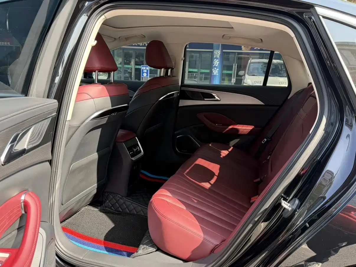Hongqi H5 2024 2.0T Automatic Smart Connect Flag Smooth Edition фото 6