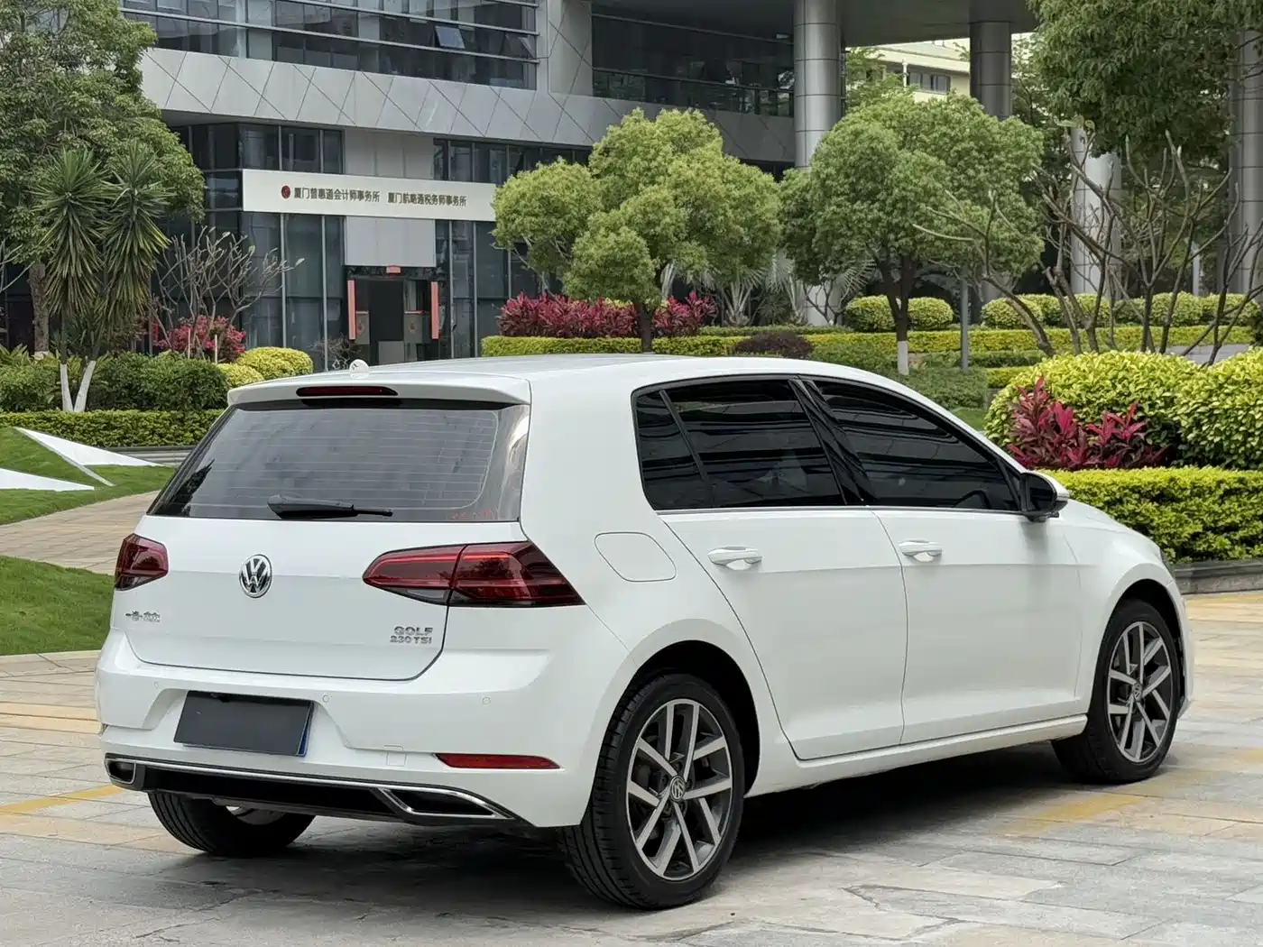 Volkswagen Golf 2018 230TSI Automatic Luxury фото 11