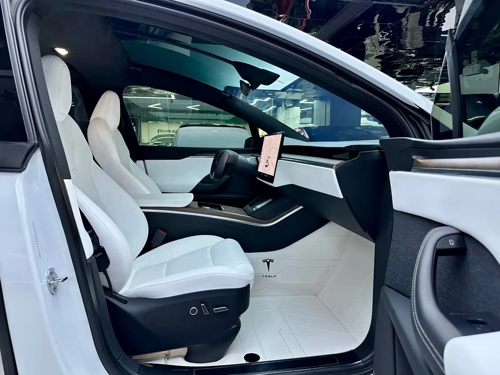Фото 11 - Tesla Model X