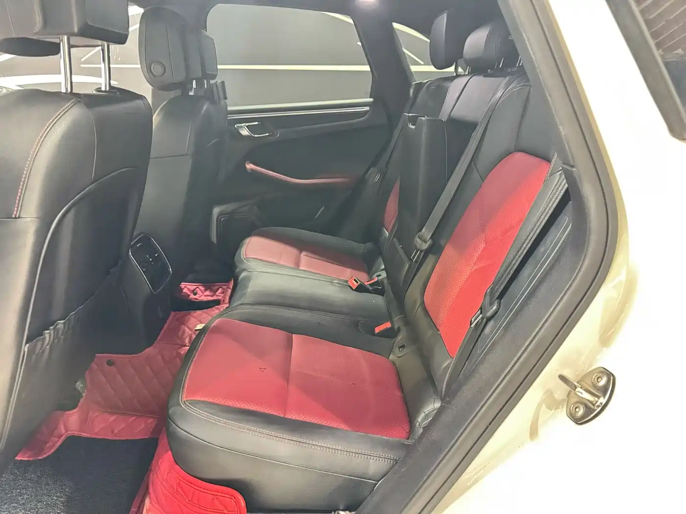 Porsche Macan 2017 Macan 2.0T фото 8