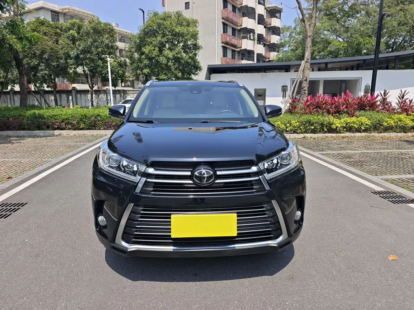 TOYOTA HIGHLANDER