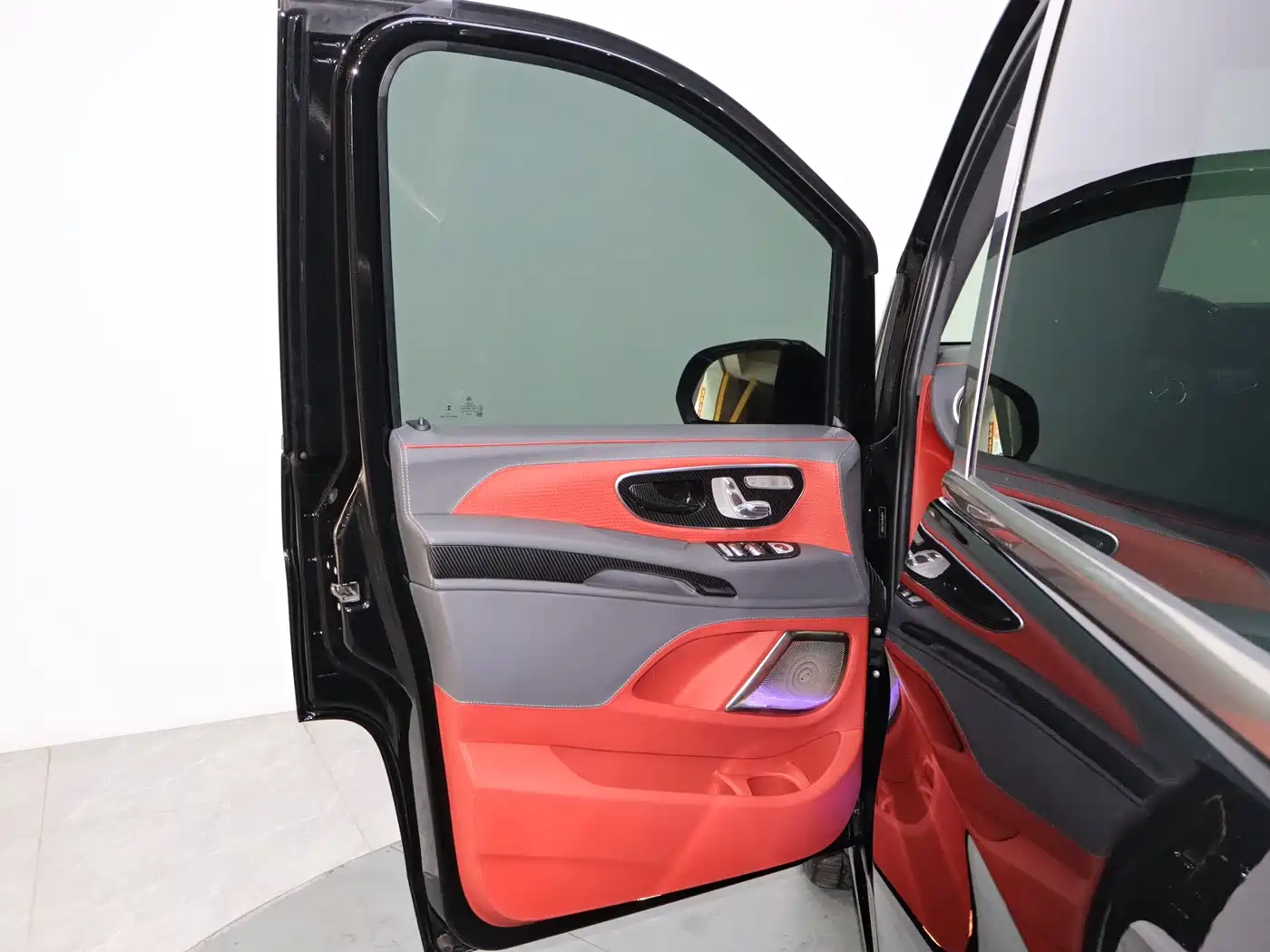 Mercedes-Benz Vito 2023 2.0T Elite 7-Seater фото 19