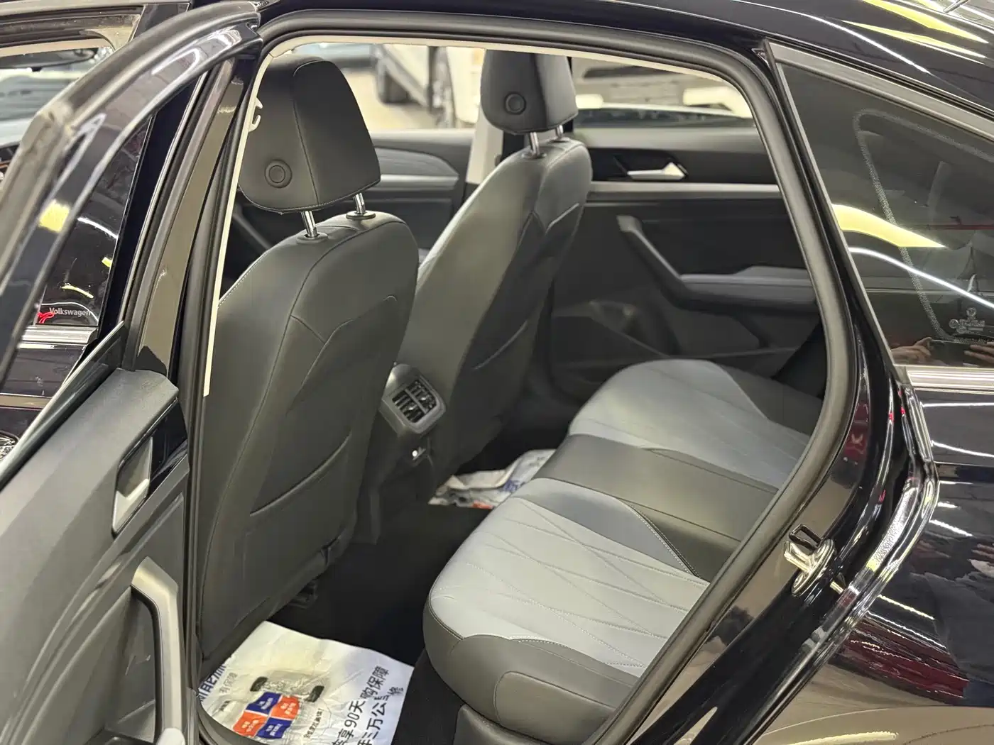Volkswagen Lavida 2023 1.5L Automatic Starlight 5 Million Edition фото 6