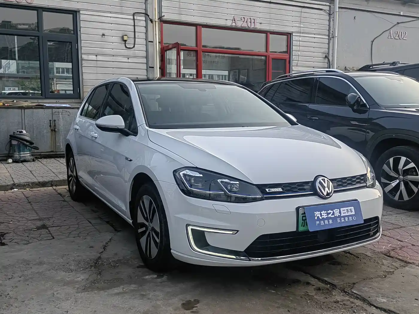 VOLKSWAGEN GOLF*PURE ELECTRICITY