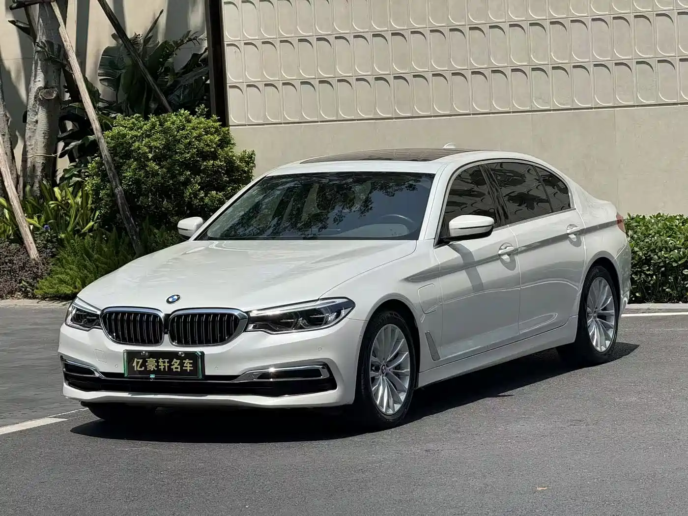 BMW 5 SERIES NEW ENERGY