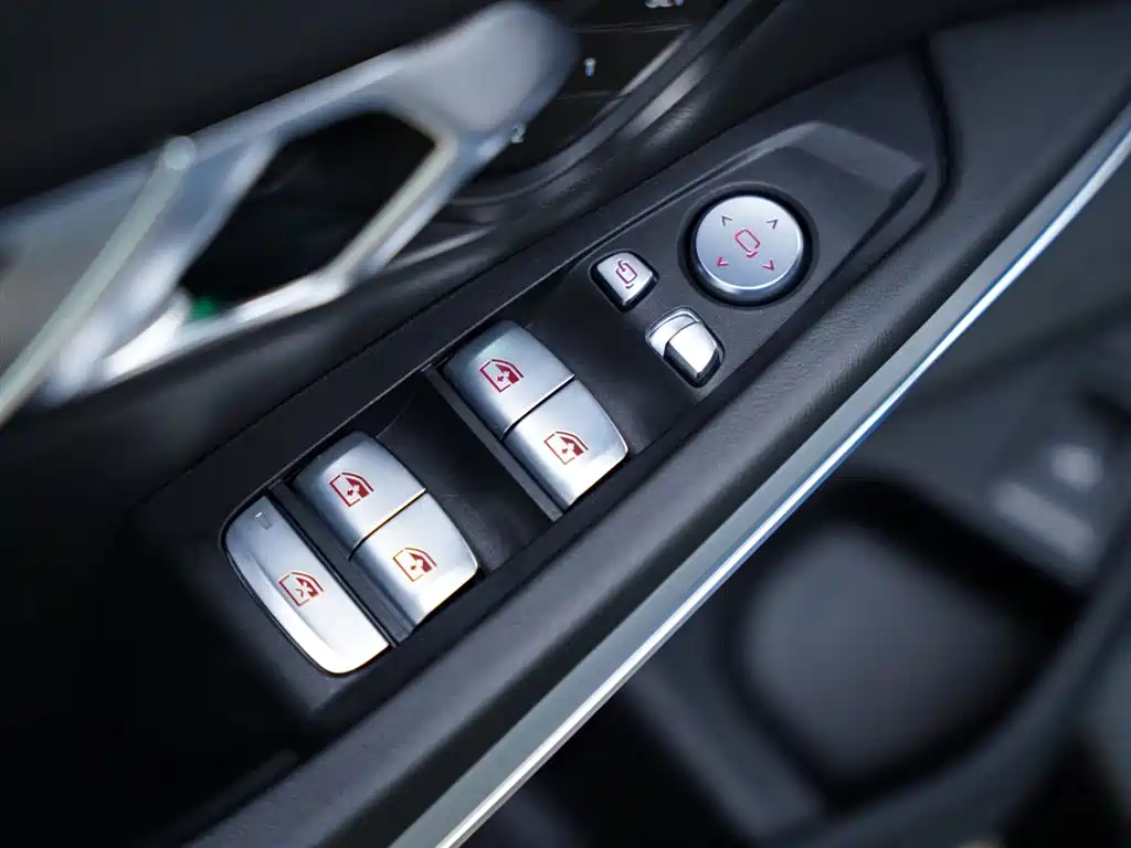 BMW M3 2023 M3 Sedan Thunder Edition фото 32