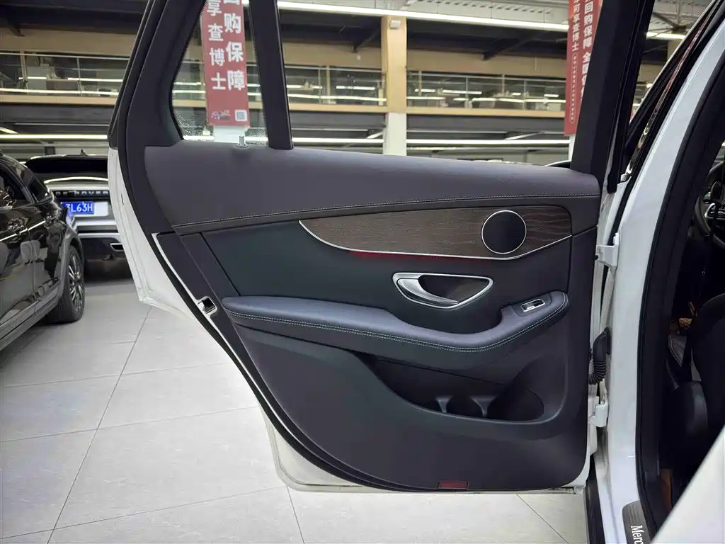 Mercedes-Benz GLC 2022 Facelift II GLC 260 L 4MATIC Luxury фото 2