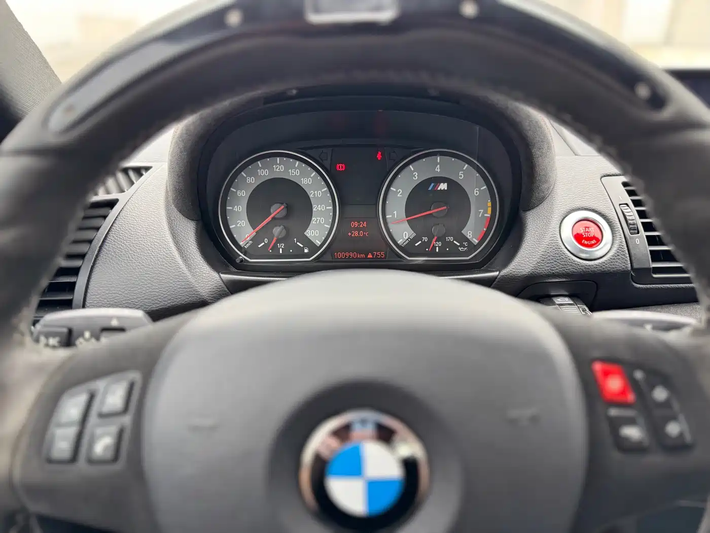 BMW 1 Series M 2011 1M Coupe фото 13