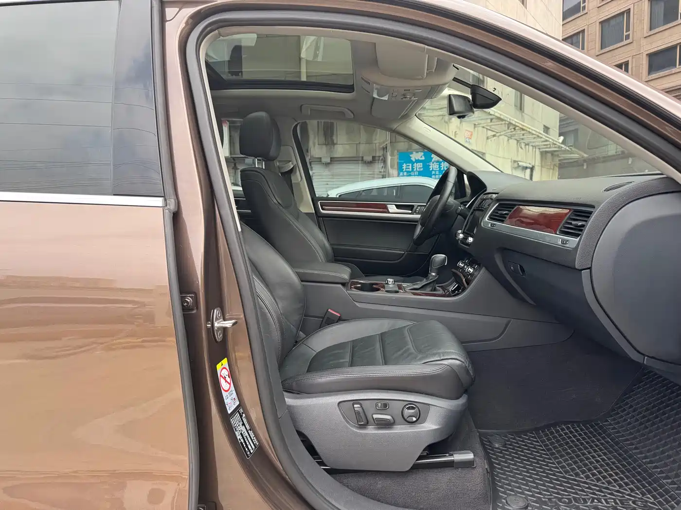Volkswagen Touareg 2011 3.0TSI Standard фото 12