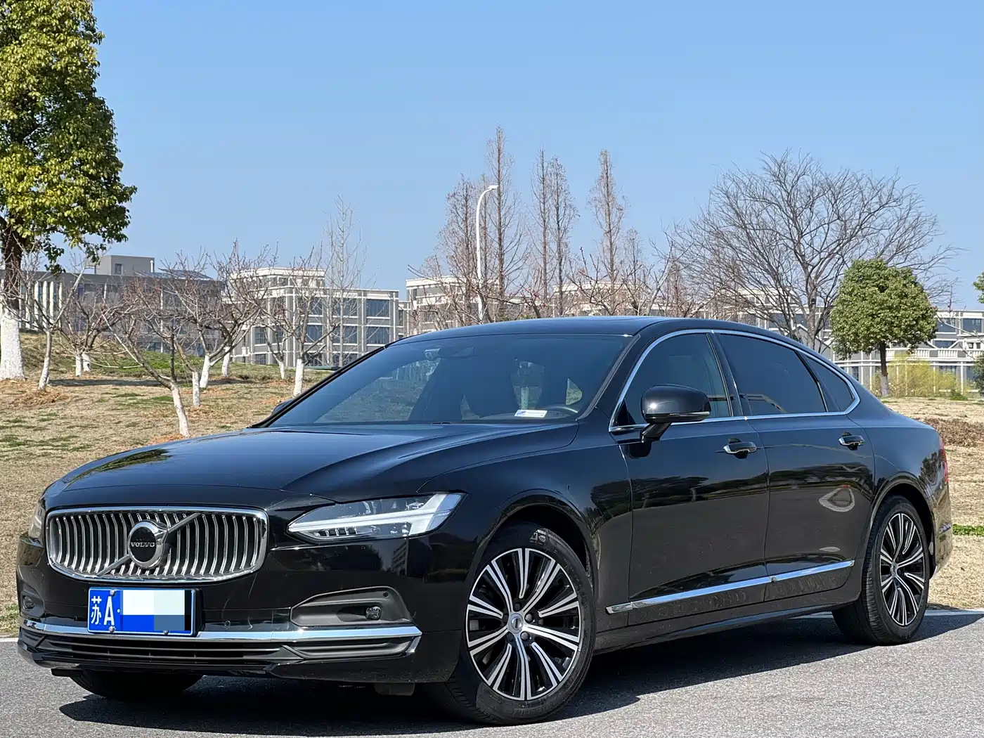 VOLVO S90