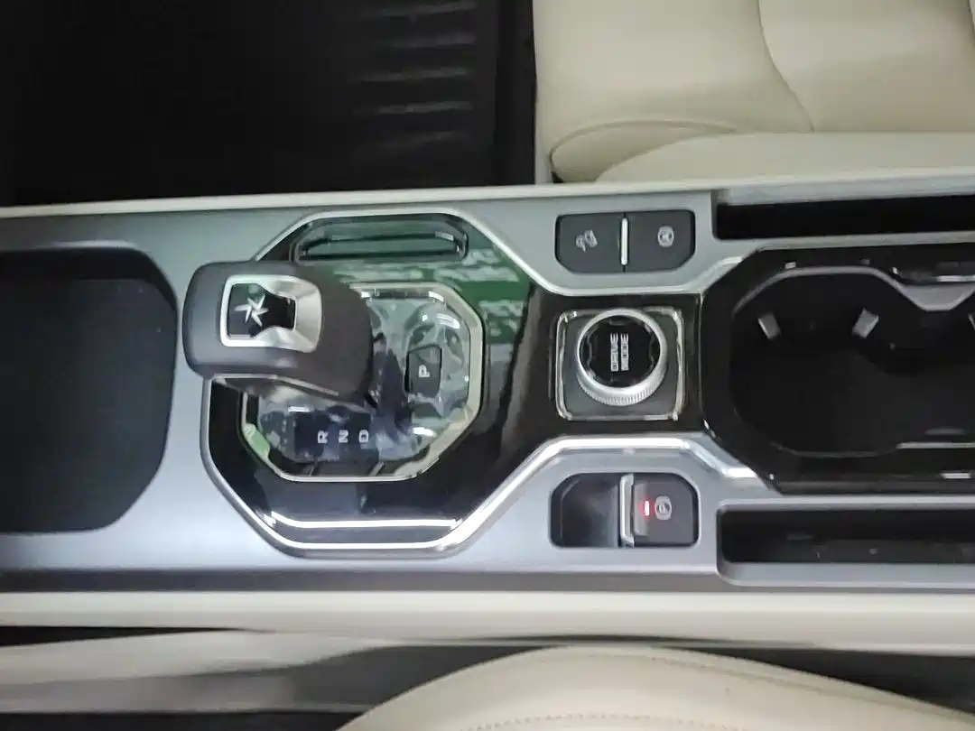 GEELY AUTOMOBILE GEELY ICON