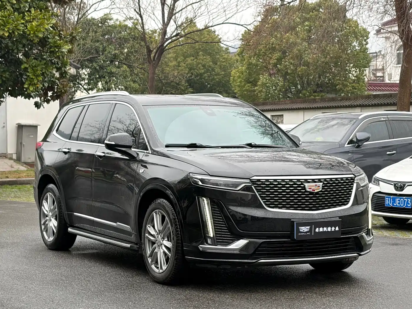 CADILLAC XT6