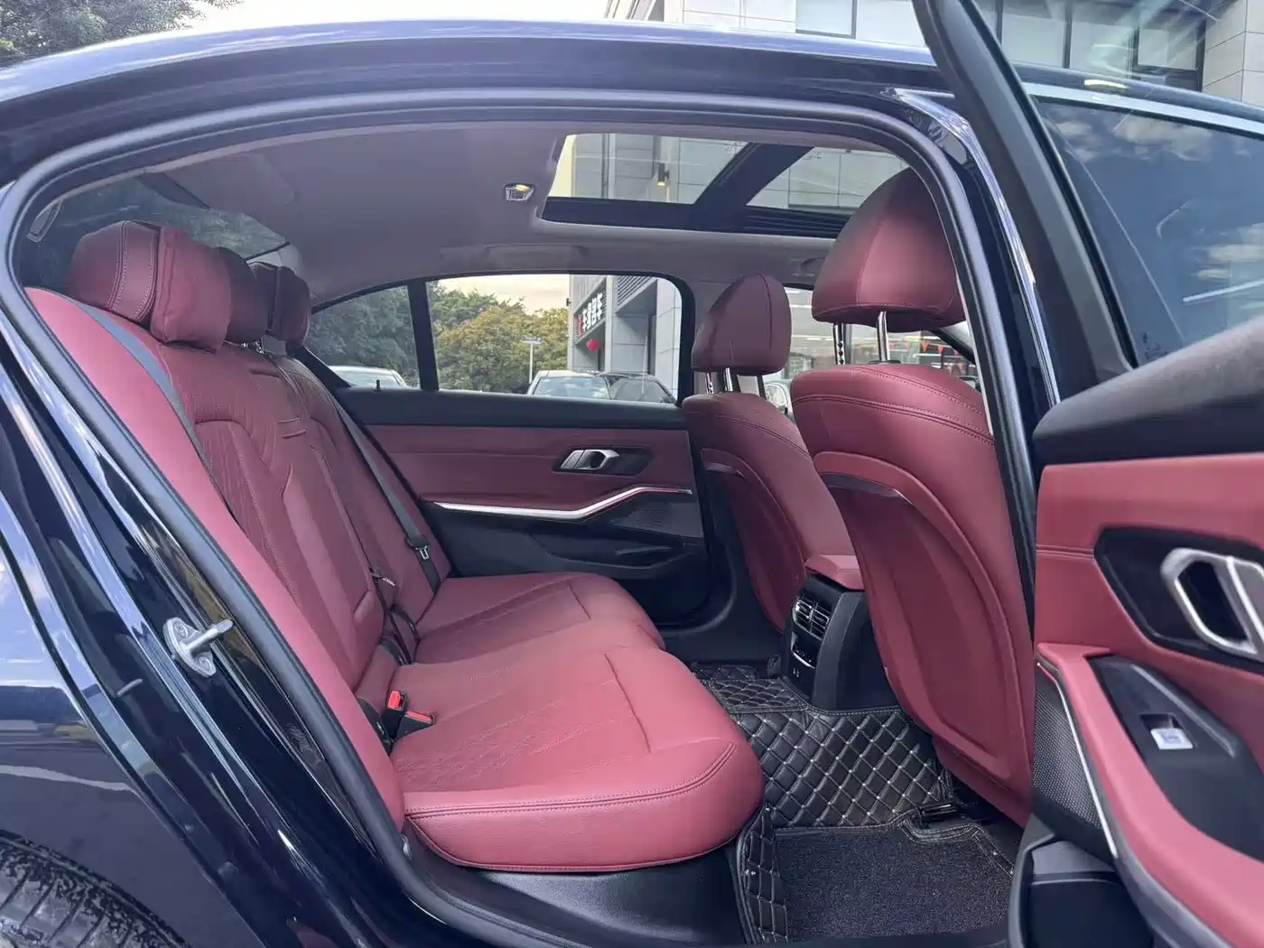 BMW 3 Series 2024 325Li M Sport Package фото 5