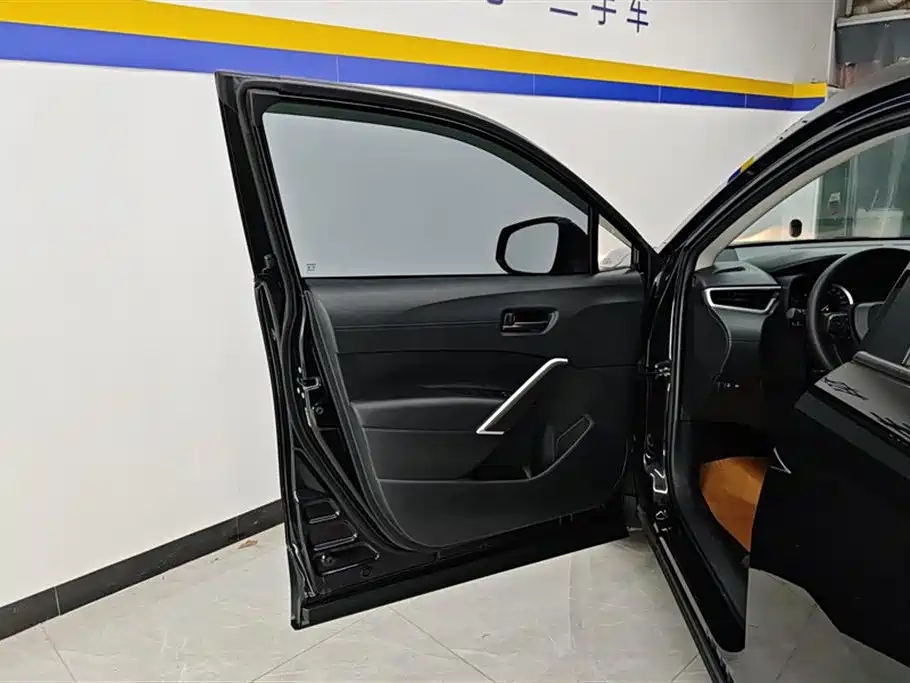 Toyota Corolla Cross 2022 2.0L Pioneer Edition фото 7